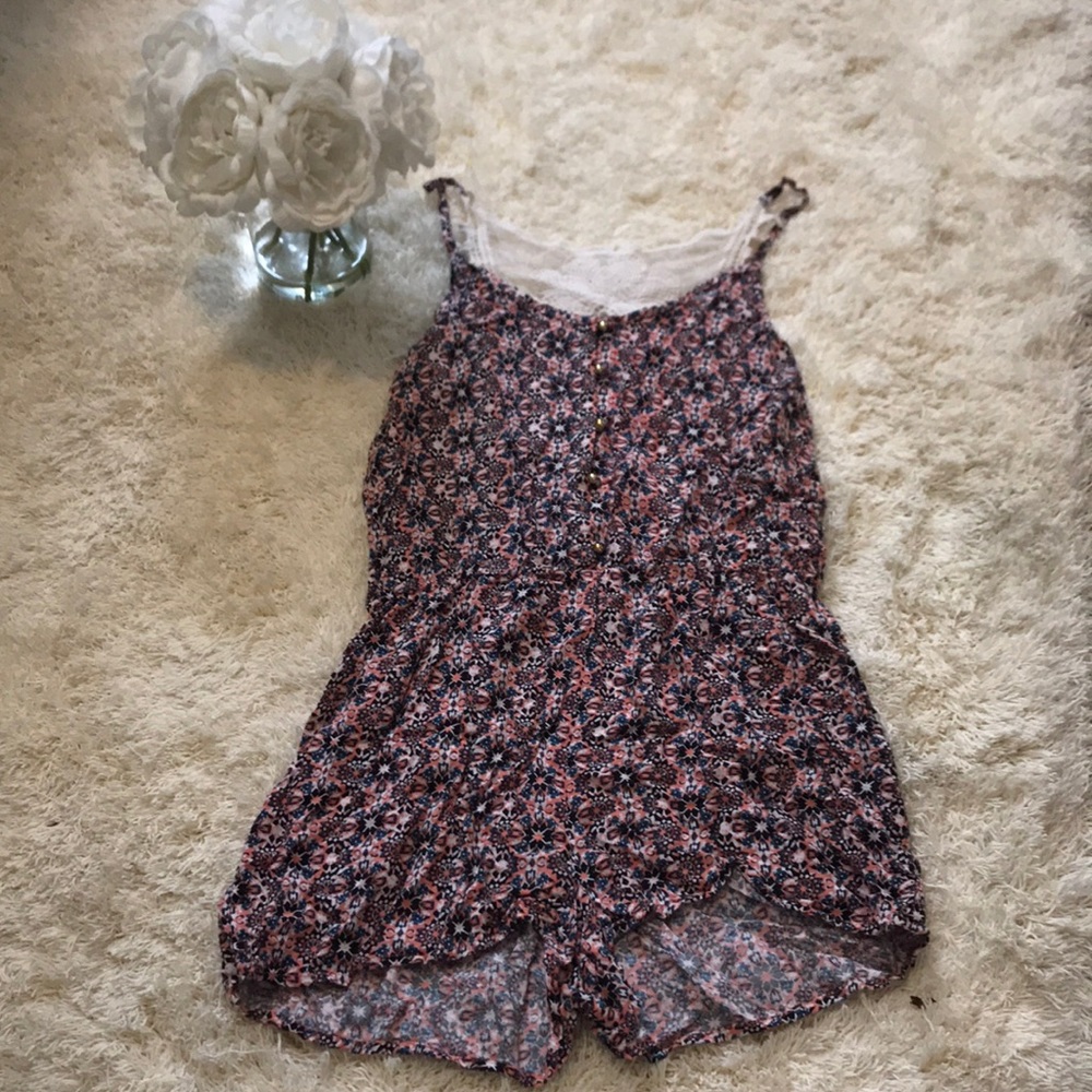☀️Rue 21 Romper! ☀️